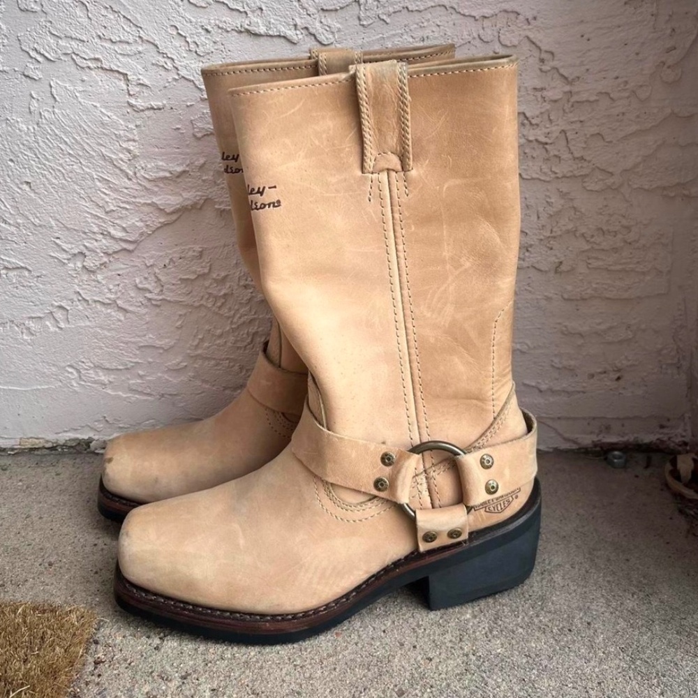 Biker boots